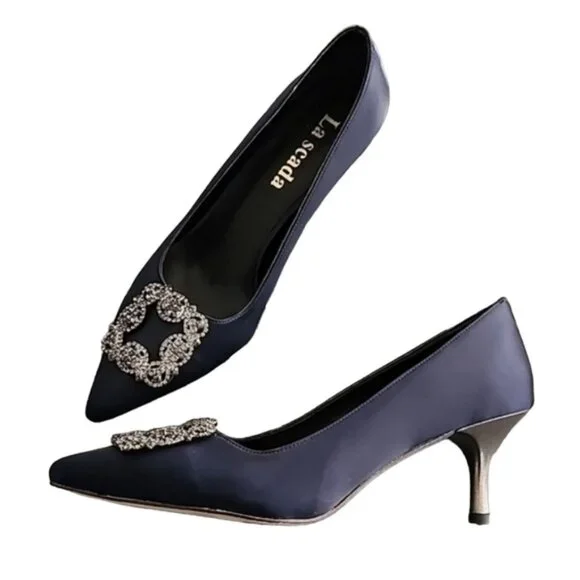 LA SCADA Navy Satin Pumps 37 7 Heels Jeweled Brooch Pointy Toe Euro Luxe - Picture 9 of 16